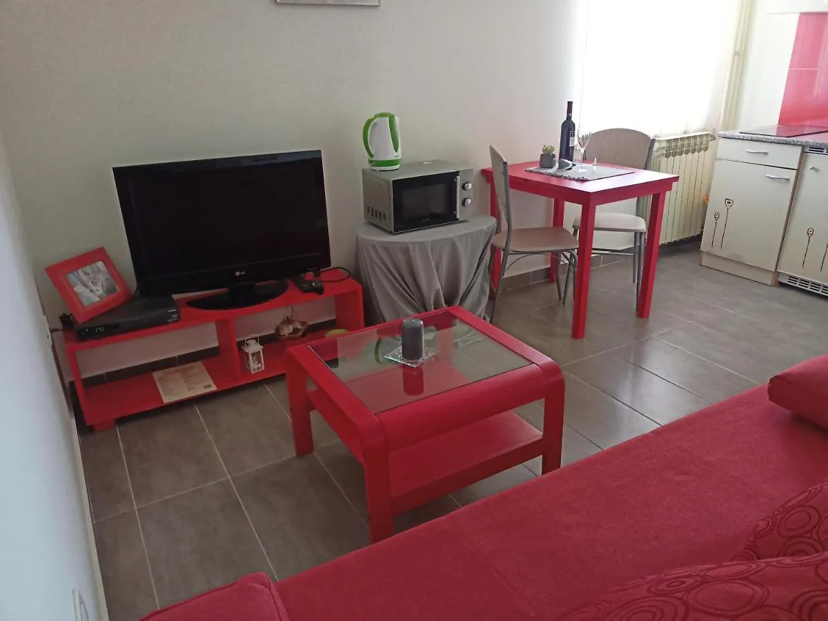 Cozy Apartment In The City Center Pula