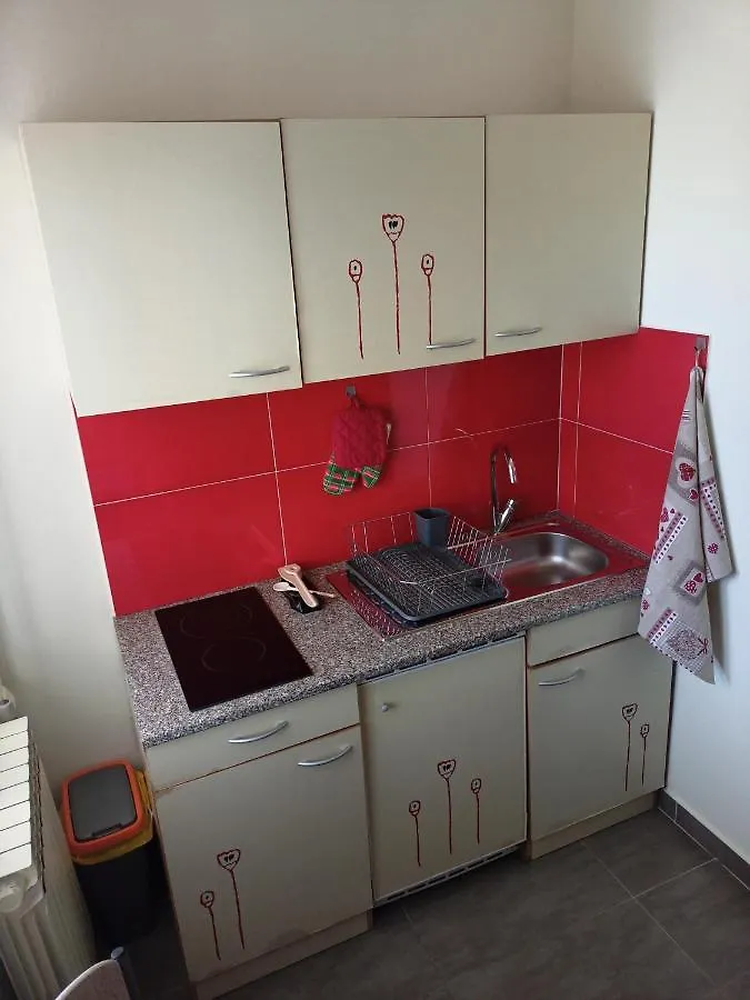 Cozy Apartment In The City Center Pula